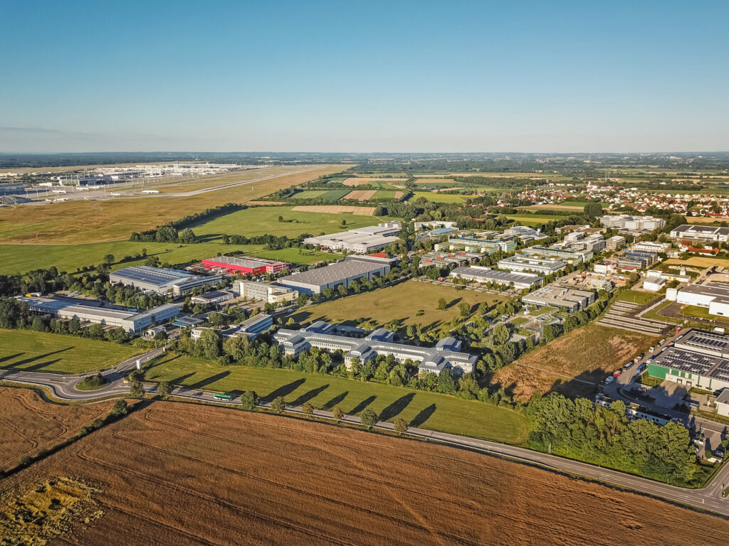 Das Photovoltaik-Projekt "Hallbergmooser Energiewende" soll 37 Millionen Kilowattstunden Strom im Jahr liefern. Genug für 10.000 Haushalte und Betriebe in Hallbergmoos.