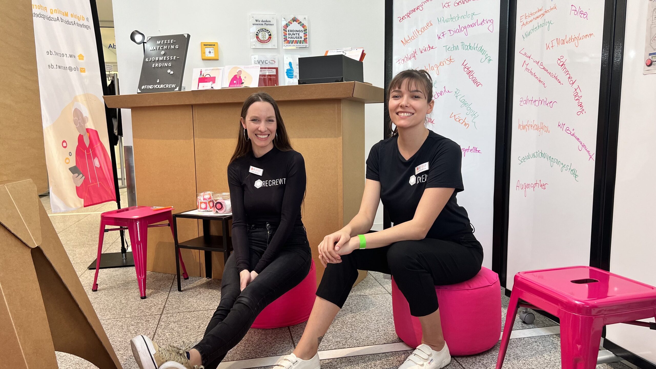 Auch auf den großen Berufsmessen greift das RECREWT-Team den Schülern unter die Arme und hilft Unternehmen, ihren Ausbildungsplatz in Hallbergmoos sichtbar zu machen – ganz ohne Mehraufwand.